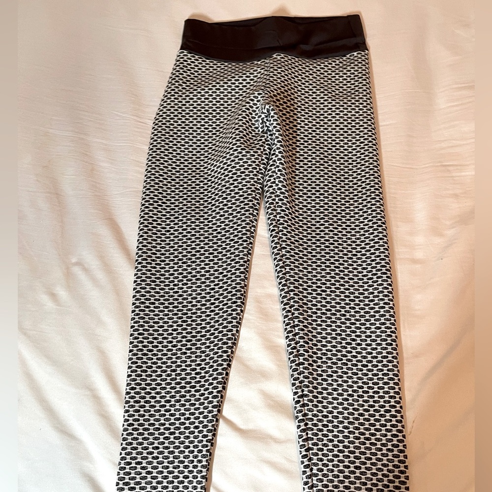 Amazon booty scrunched leggings